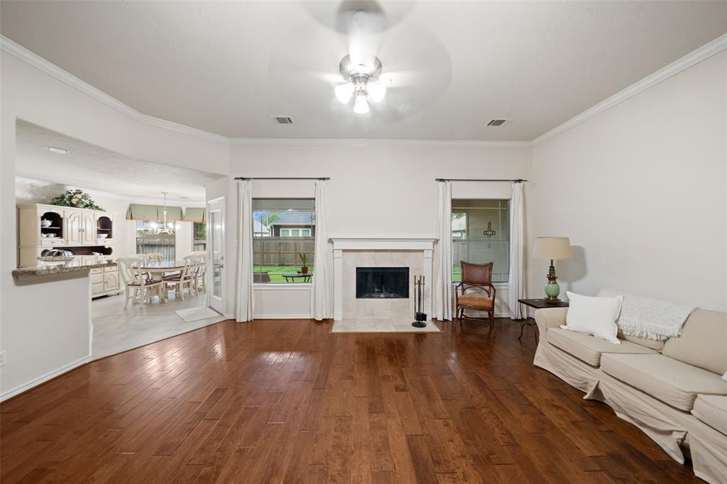 12909 Victoria Regina Drive, Montgomery, Texas image 2