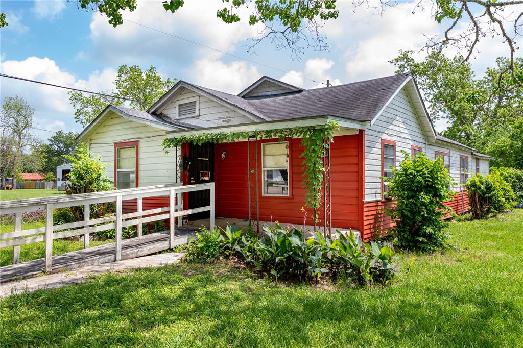 1201 Avenue C, Bay City, Texas image 1