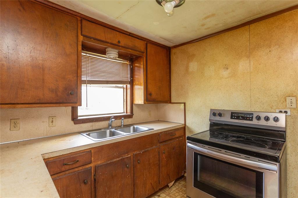 1201 Avenue C, Bay City, Texas image 6