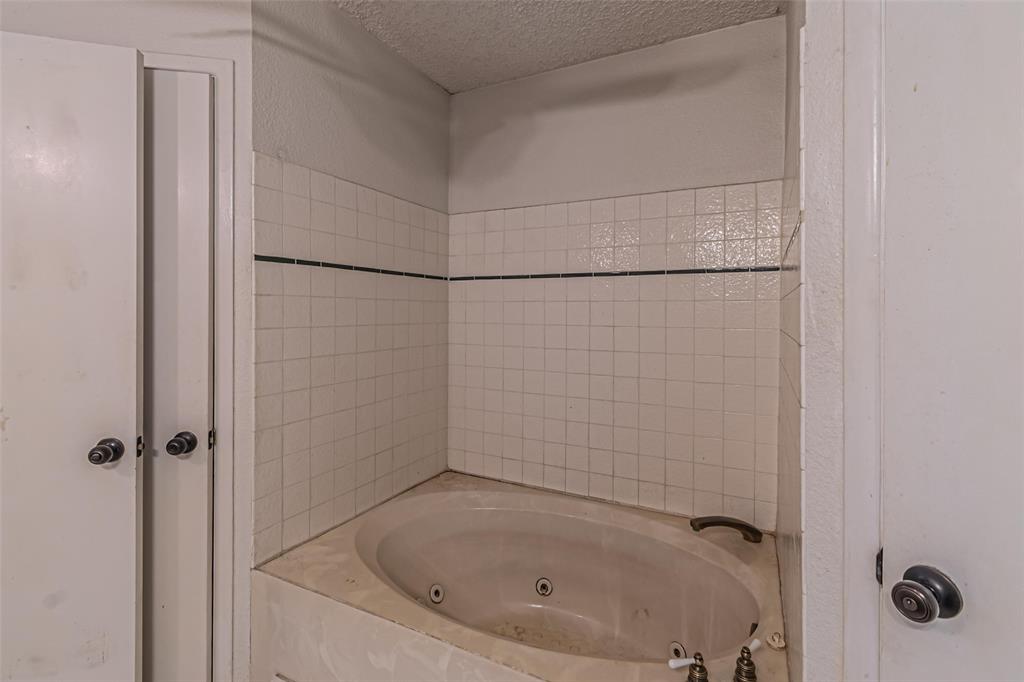 233 County Road 3180, Cleveland, Texas image 25