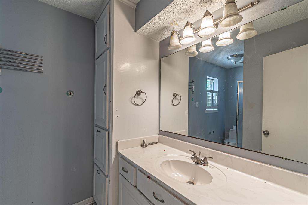 233 County Road 3180, Cleveland, Texas image 26