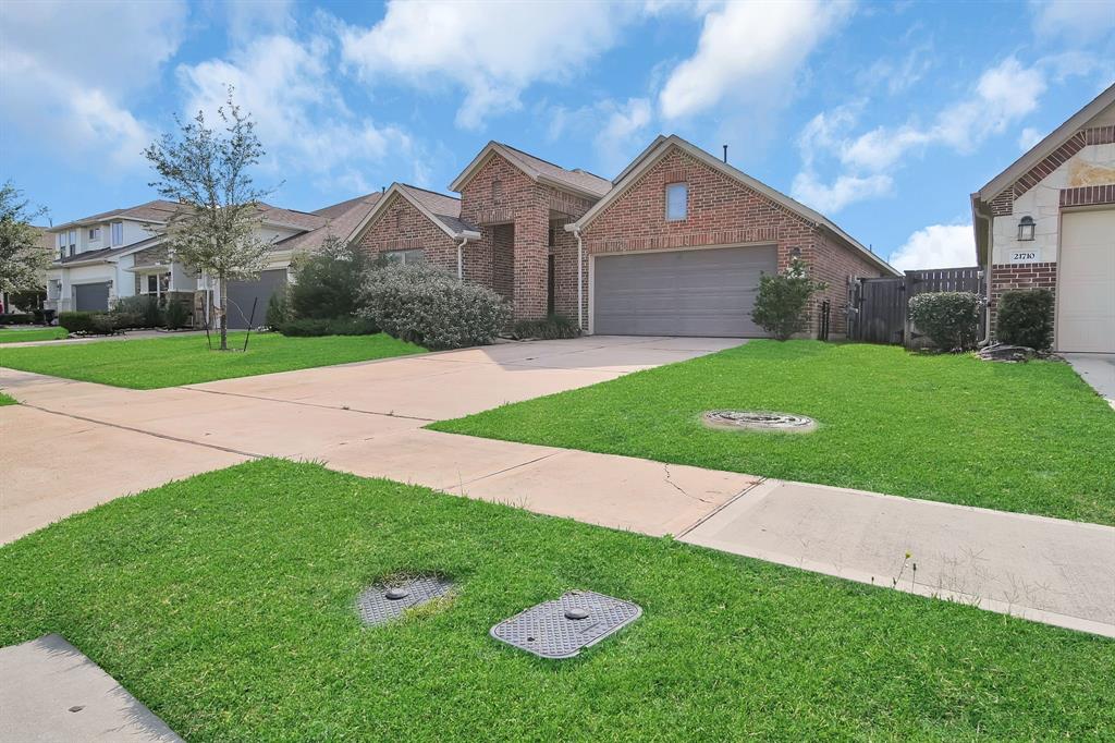 21714 Rose Maris Lane, Tomball, Texas image 2
