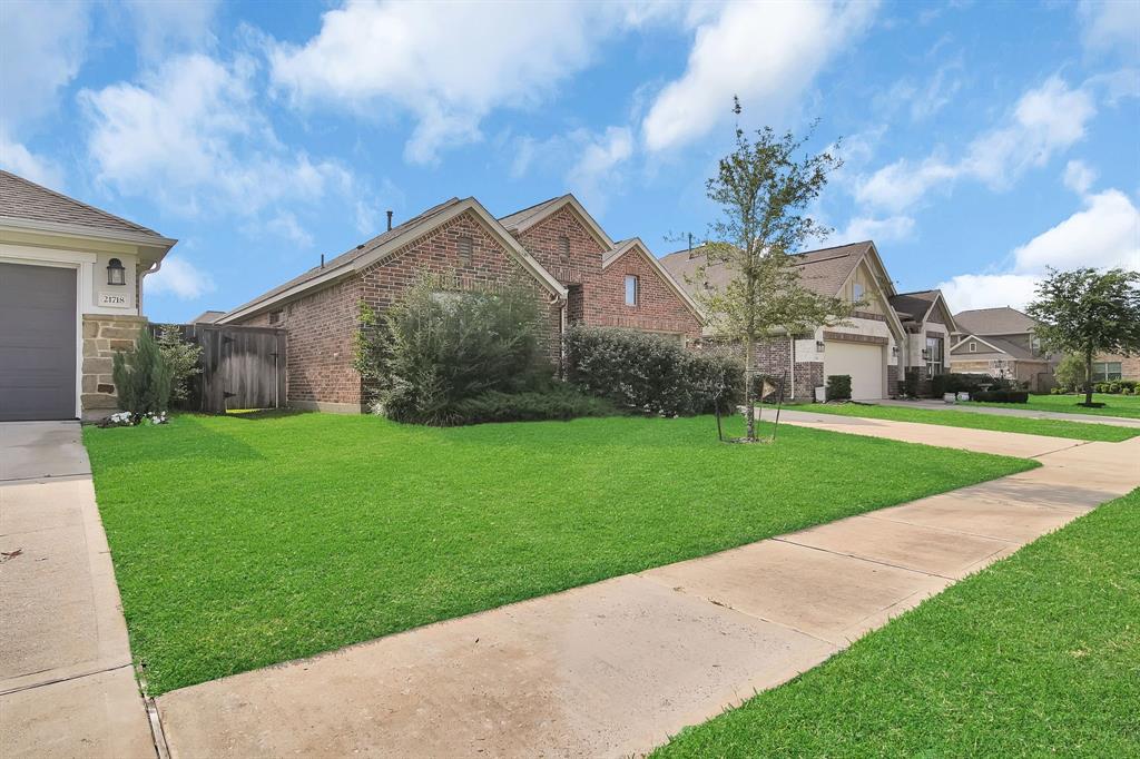 21714 Rose Maris Lane, Tomball, Texas image 3