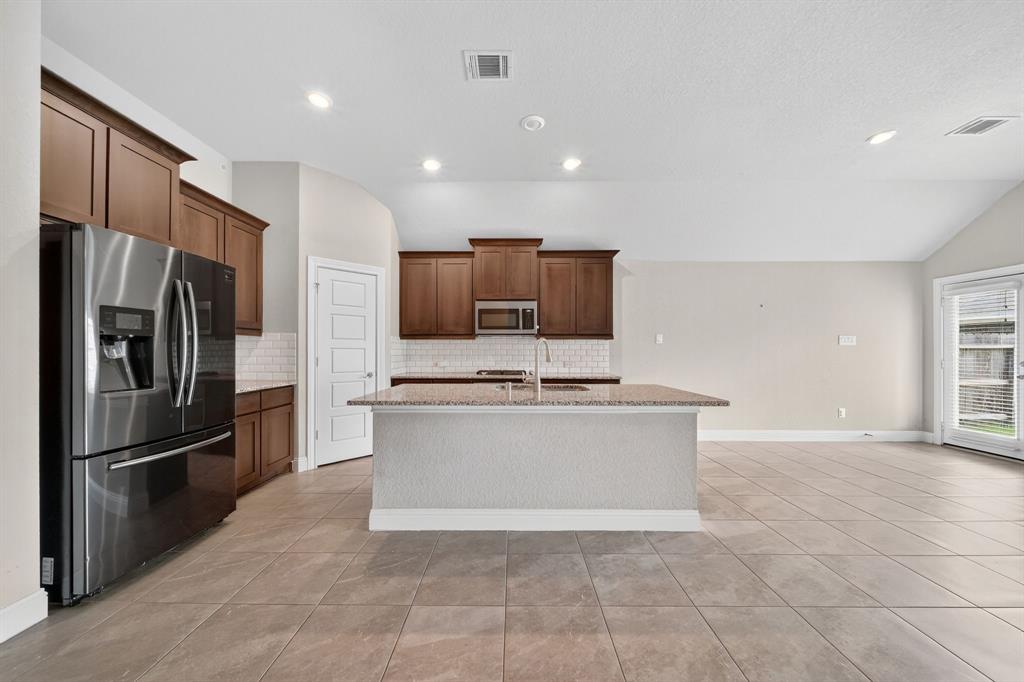 21714 Rose Maris Lane, Tomball, Texas image 17