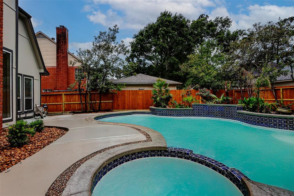 5807 Mountain View Drive, Houston, Texas image 3
