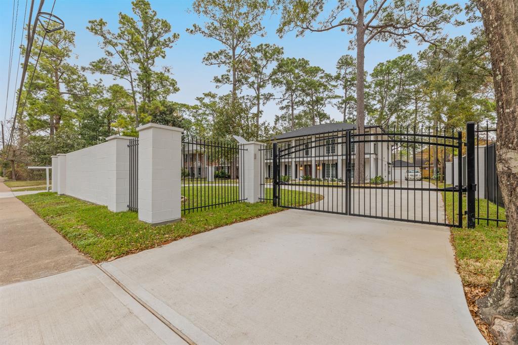 736 Voss Road