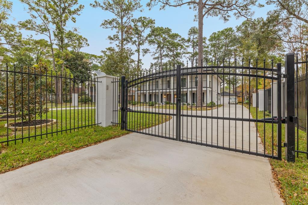 736 Voss Road