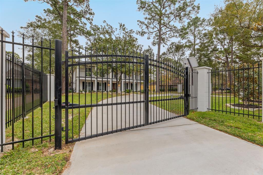 736 Voss Road