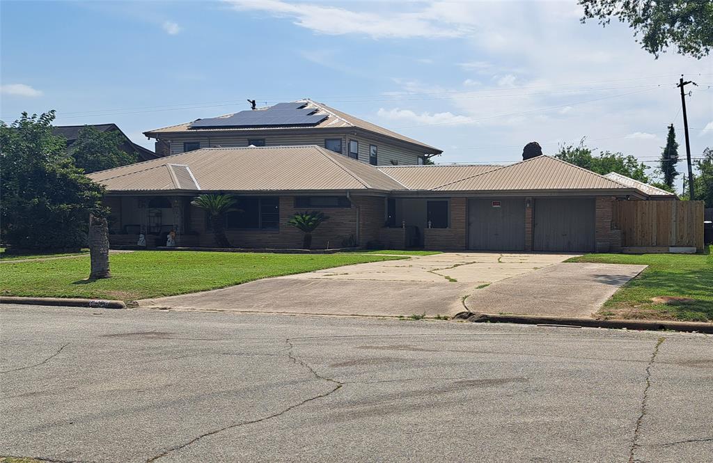 1611 Leggett Drive