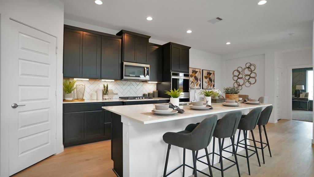 4025 Green Anjou Ln, Pearland, Texas image 3