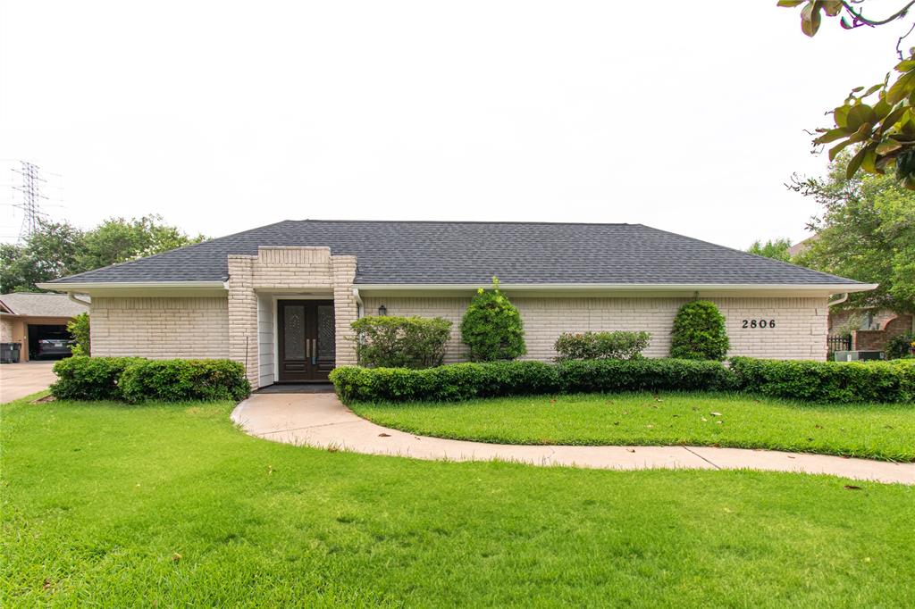 2806 Fairway Drive, Sugar Land, Texas image 1