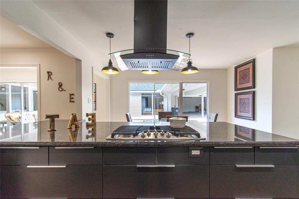2806 Fairway Drive, Sugar Land, Texas image 9