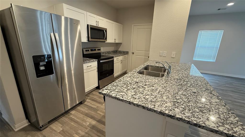 117 Avalon Drive, Huntsville, Texas image 4