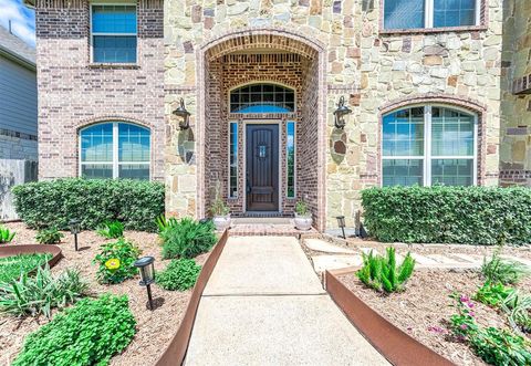 Single Family Residence in Friendswood TX 2327 Darden Springs Lane 2.jpg