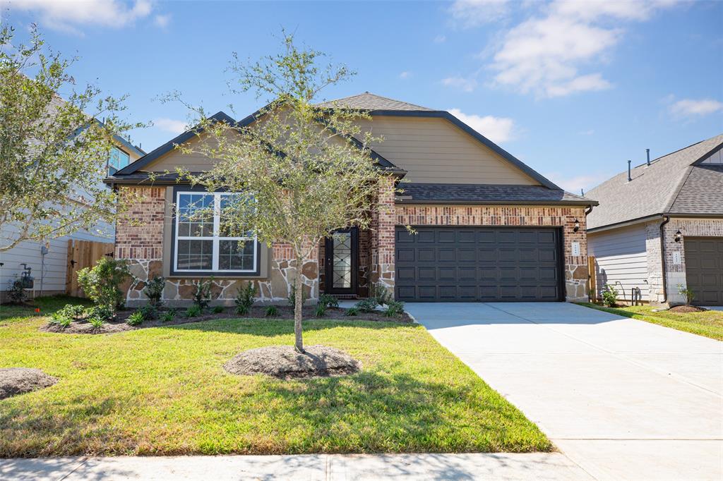 3044 Waxwing Drive, Brookshire, Texas image 1