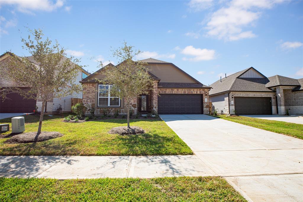 3044 Waxwing Drive, Brookshire, Texas image 2