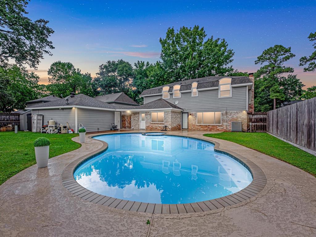 8211 Glencliffe Lane, Houston, Texas image 29