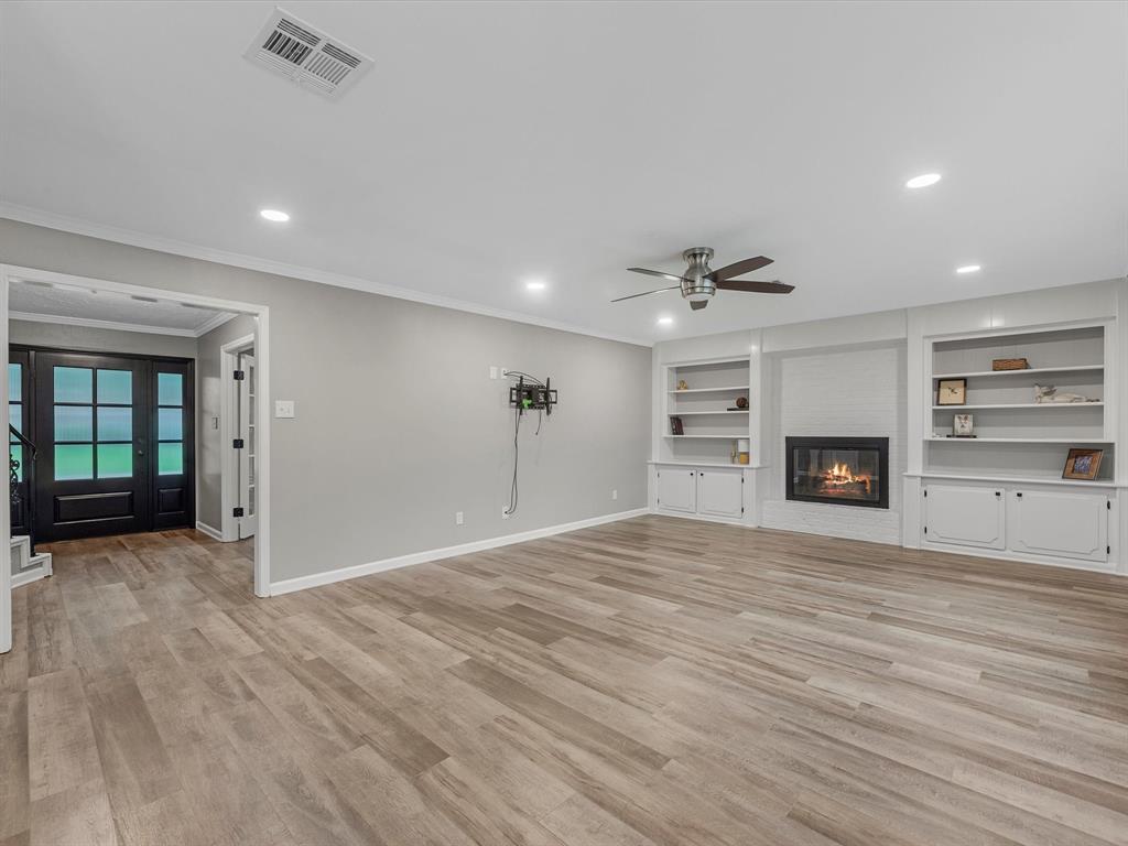 8211 Glencliffe Lane, Houston, Texas image 15