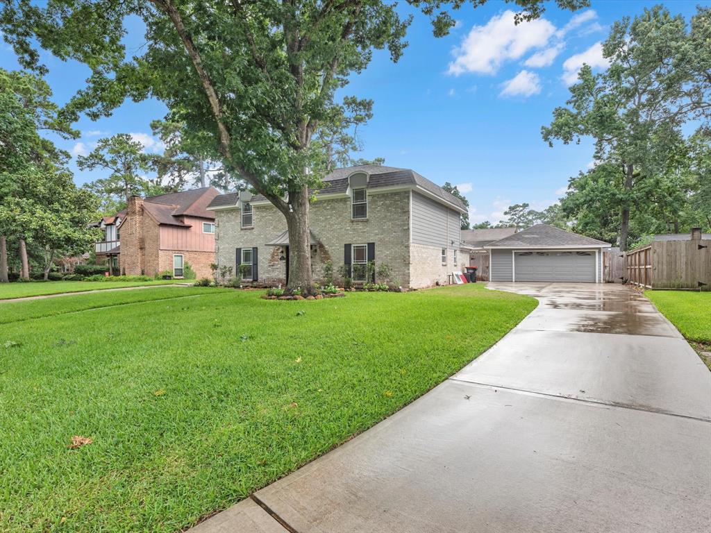 8211 Glencliffe Lane, Houston, Texas image 3