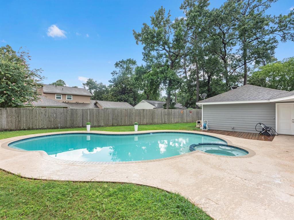 8211 Glencliffe Lane, Houston, Texas image 32