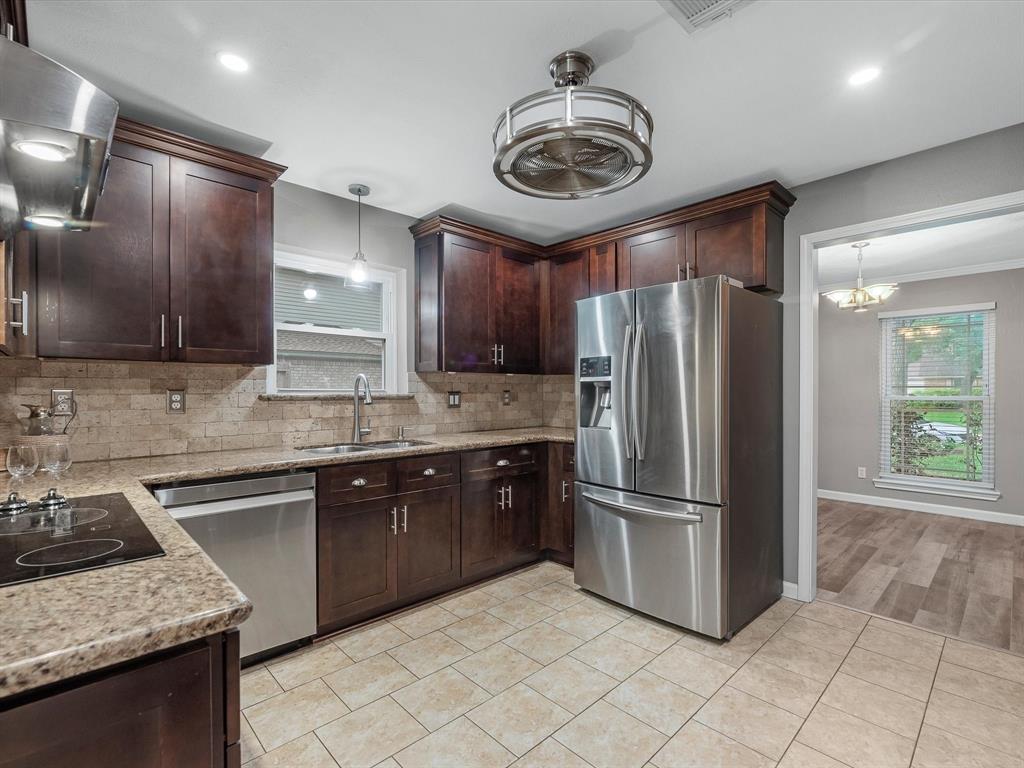 8211 Glencliffe Lane, Houston, Texas image 7