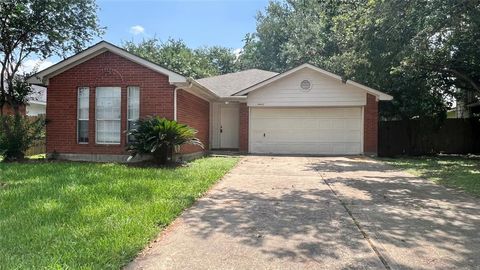 Photo of 15407 Town Green Drive, Houston, TX 77083 (MLS # 93412225)