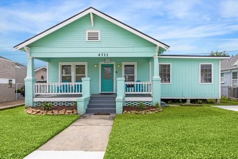 Single Family Residence in Galveston TX 4711 Avenue.jpg