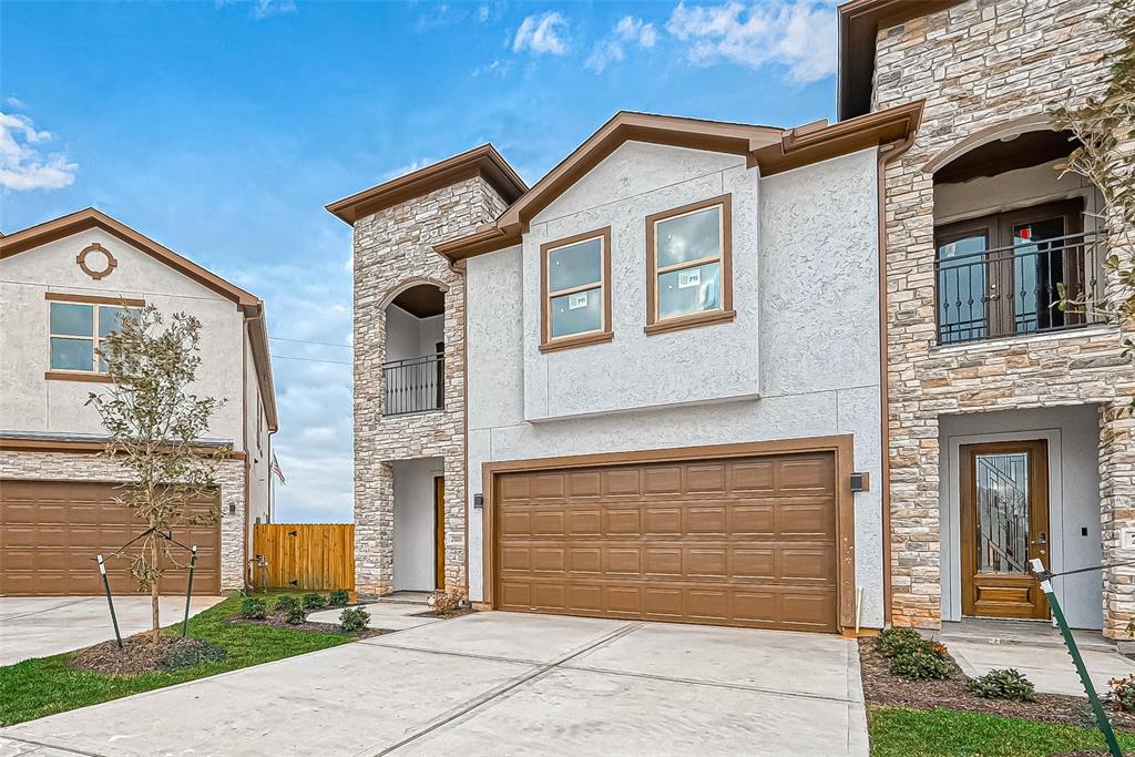 Photo 3 of 40 of 2011 Olivos Street townhome