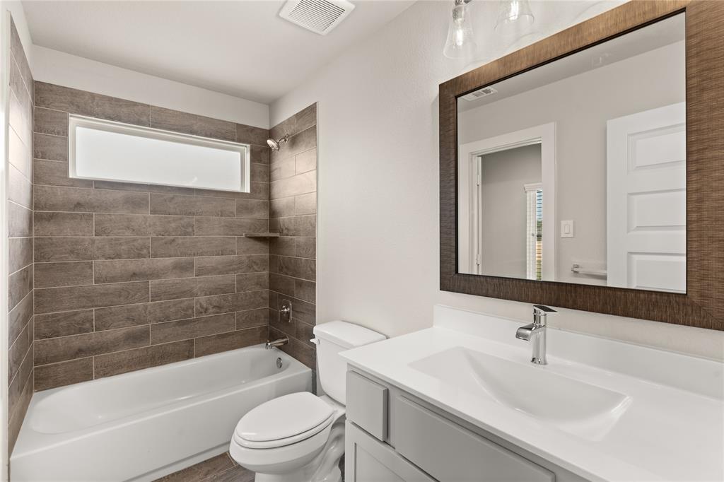 3211 Bushy Hawthorn Drive, Conroe, Texas image 15