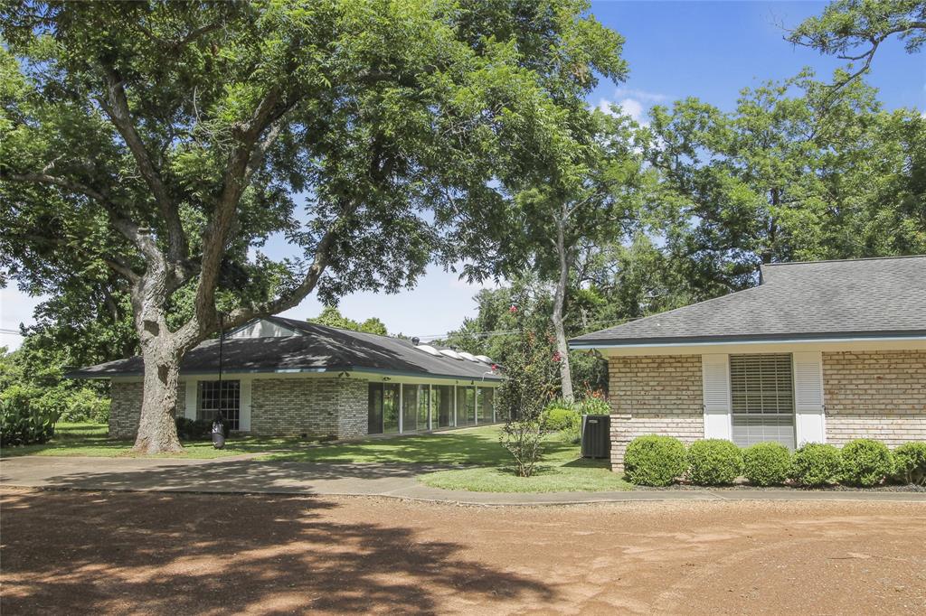 536 Oak Drive