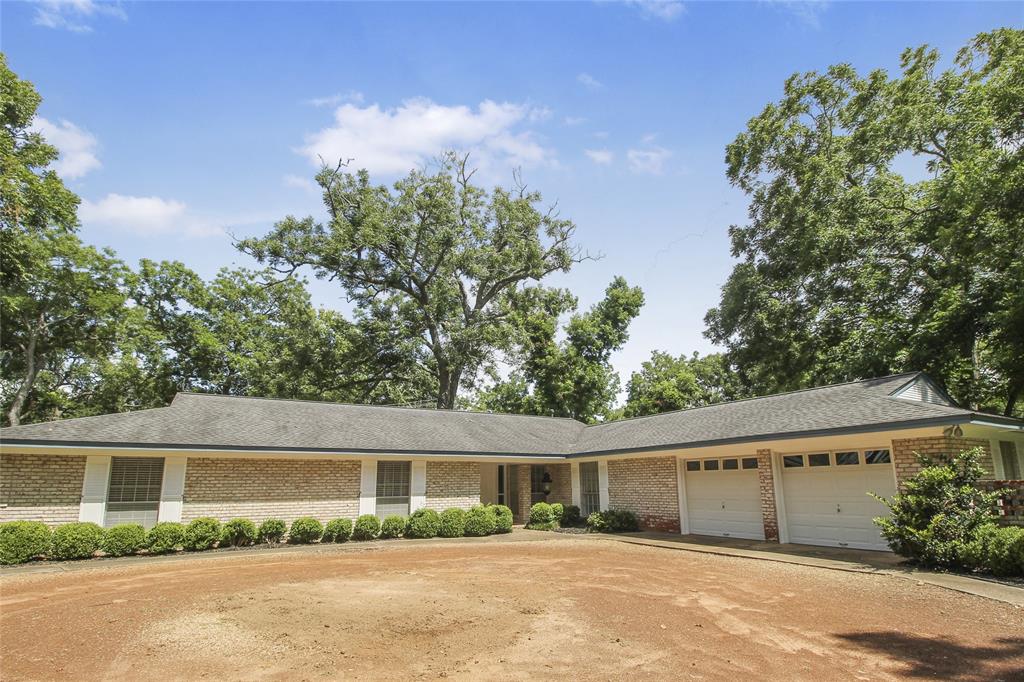 536 Oak Drive