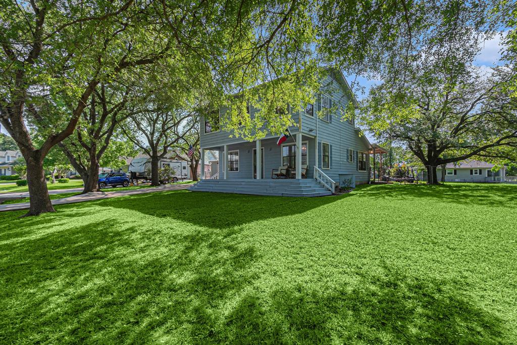 13365 Hawthorne Drive, Willis, Texas image 3
