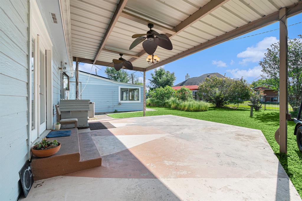 13365 Hawthorne Drive, Willis, Texas image 24
