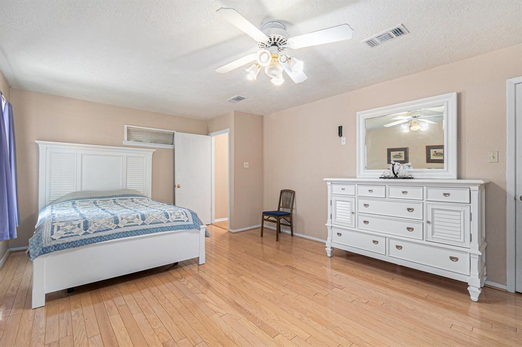 13365 Hawthorne Drive, Willis, Texas image 20