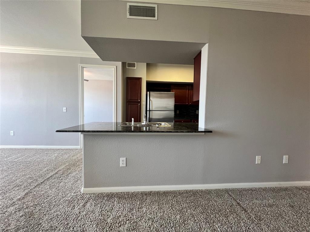 7575 Kirby Drive 2208