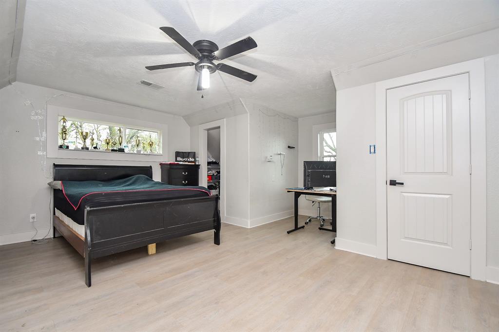 4615 W Walnut Street, Pearland, Texas image 20