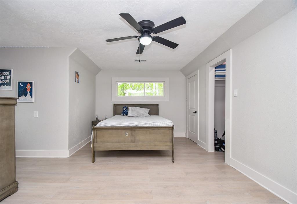 4615 W Walnut Street, Pearland, Texas image 21