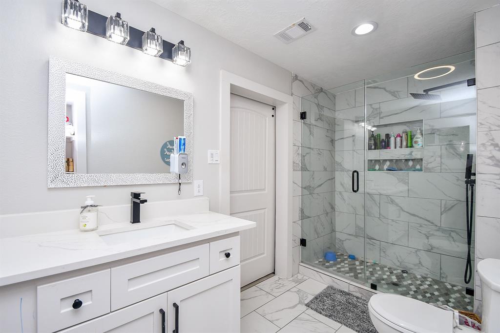 4615 W Walnut Street, Pearland, Texas image 24