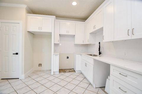 Duplex in Houston TX 5241 Ridgevan Drive 23.jpg