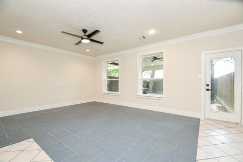 Duplex in Houston TX 5241 Ridgevan Drive 24.jpg