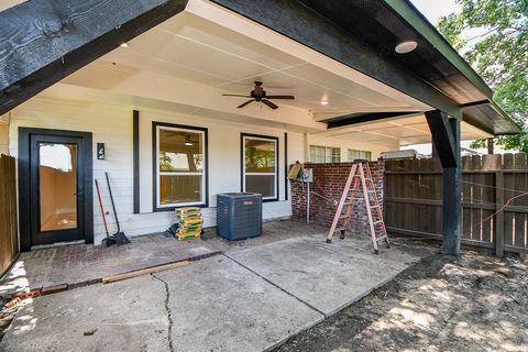 Duplex in Houston TX 5241 Ridgevan Drive 29.jpg