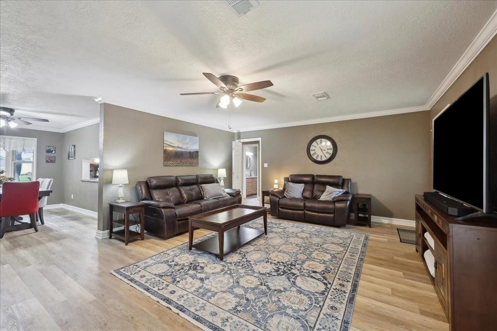 985 Sunnyside Dr Dr, Bridge City, Texas image 7