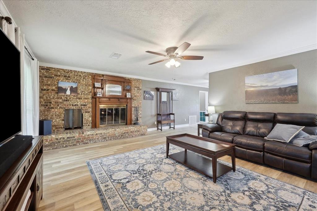985 Sunnyside Dr Dr, Bridge City, Texas image 9