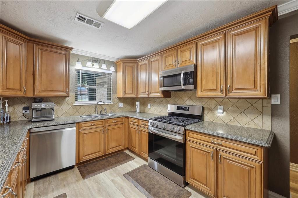 985 Sunnyside Dr Dr, Bridge City, Texas image 15