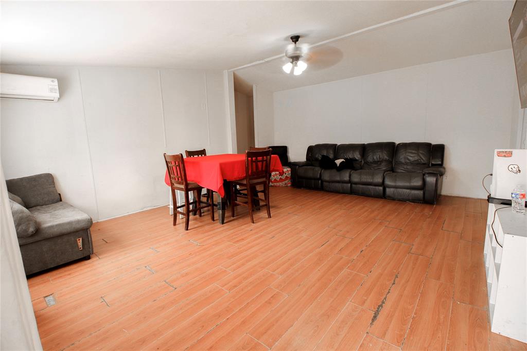 37 County Road 3479j, Cleveland, Texas image 2