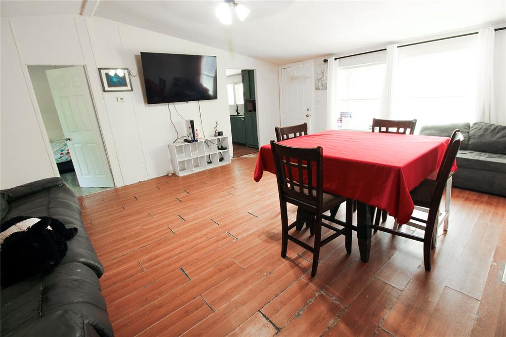 37 County Road 3479j, Cleveland, Texas image 4