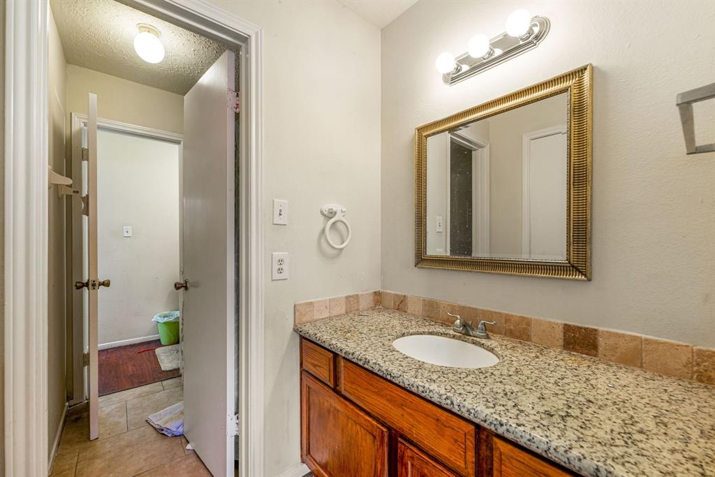 1881 Country Village Boulevard #B, Humble, Texas image 8