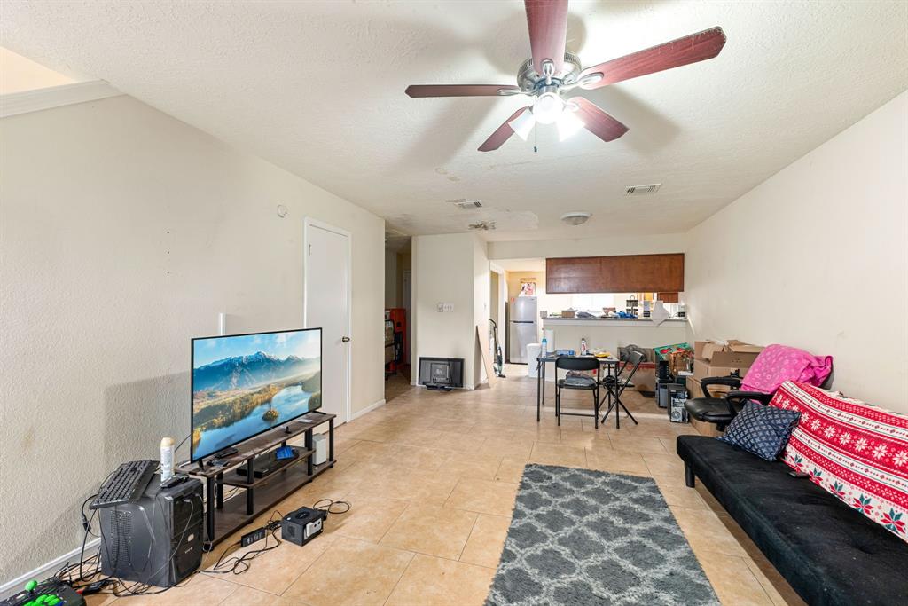 1881 Country Village Boulevard B