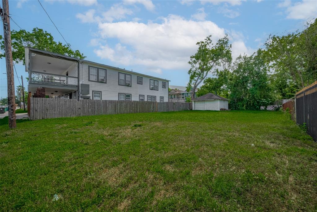 1611 Airline Drive, Houston, Texas image 1