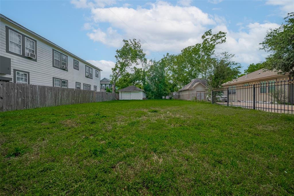 1611 Airline Drive, Houston, Texas image 2